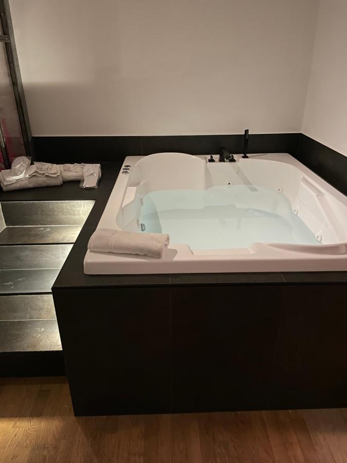 Royalroom2.0-Relaxing Spa & Luxury Apartments Lido di Ostia Kültér fotó